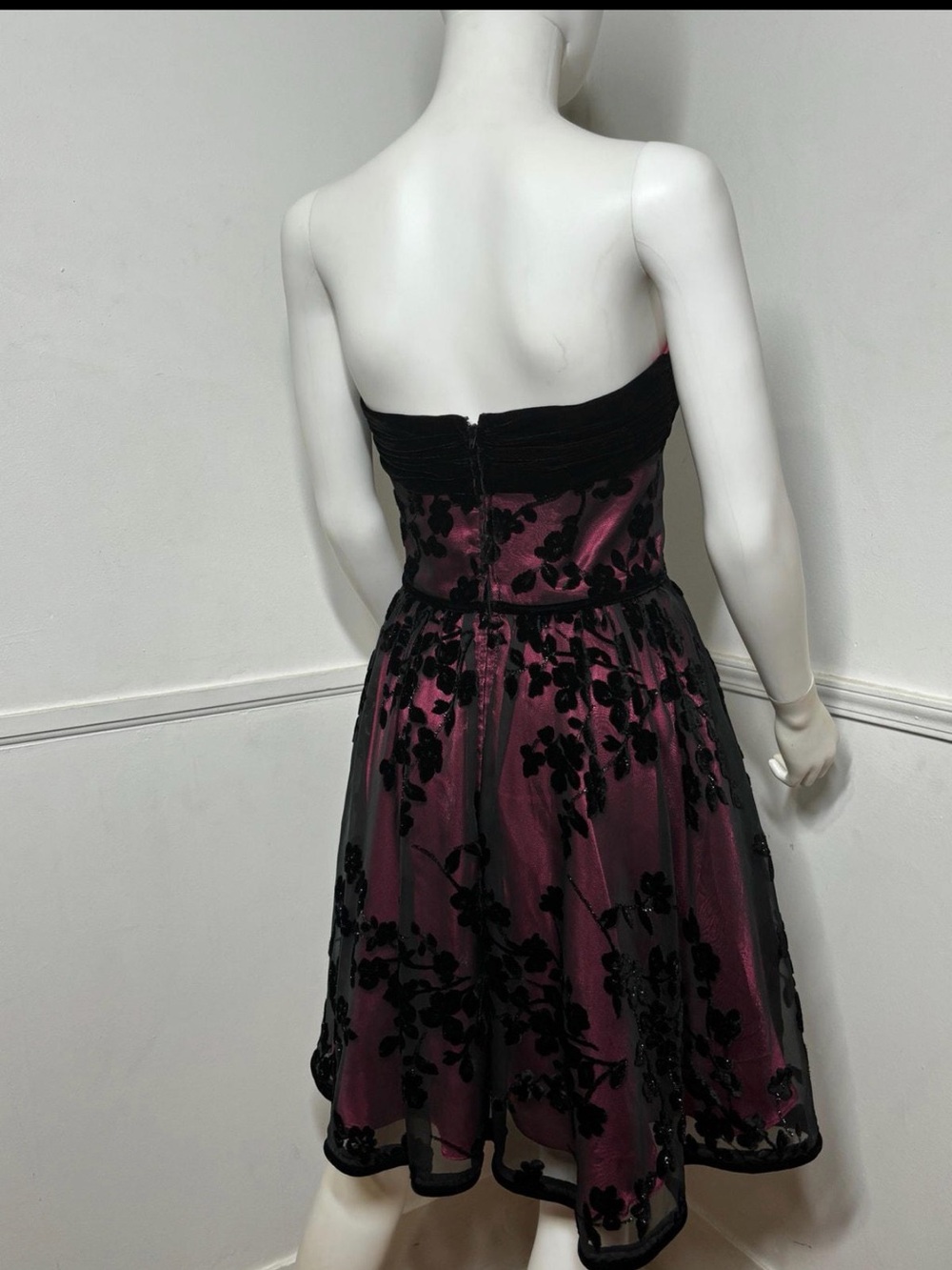 Betsey Johnson Velvet Floral Strapless Party Dress Size 2 Burgundy Black - Picture 4 of 9